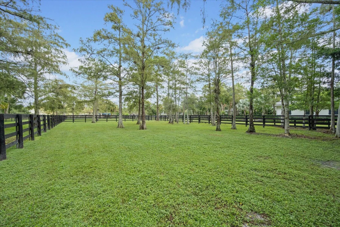 Photo of 14922 Paddock Drive