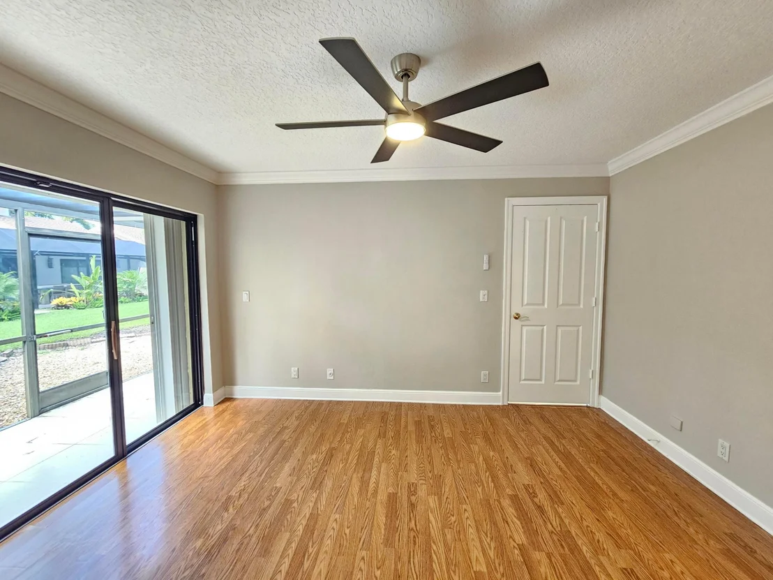 Photo of 17200 Fownes Crescent