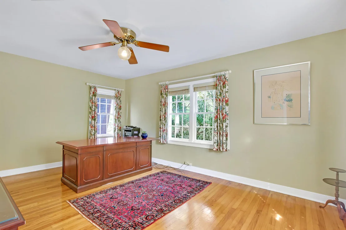 Photo of 243 Pershing Way
