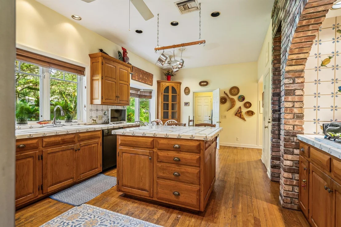 Photo of 1086 Winding River Road