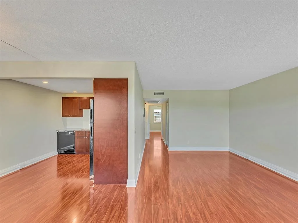 Photo of 3051 Wolverton C