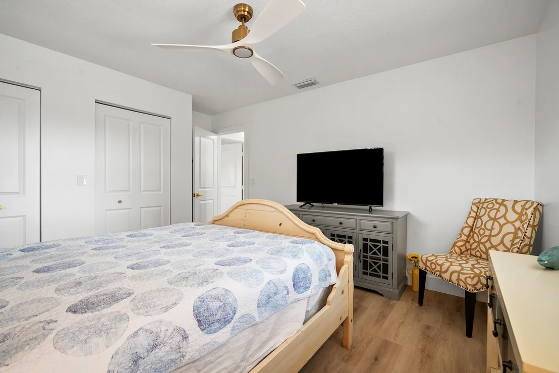 Photo of 4729 SE Bayshore Terrace