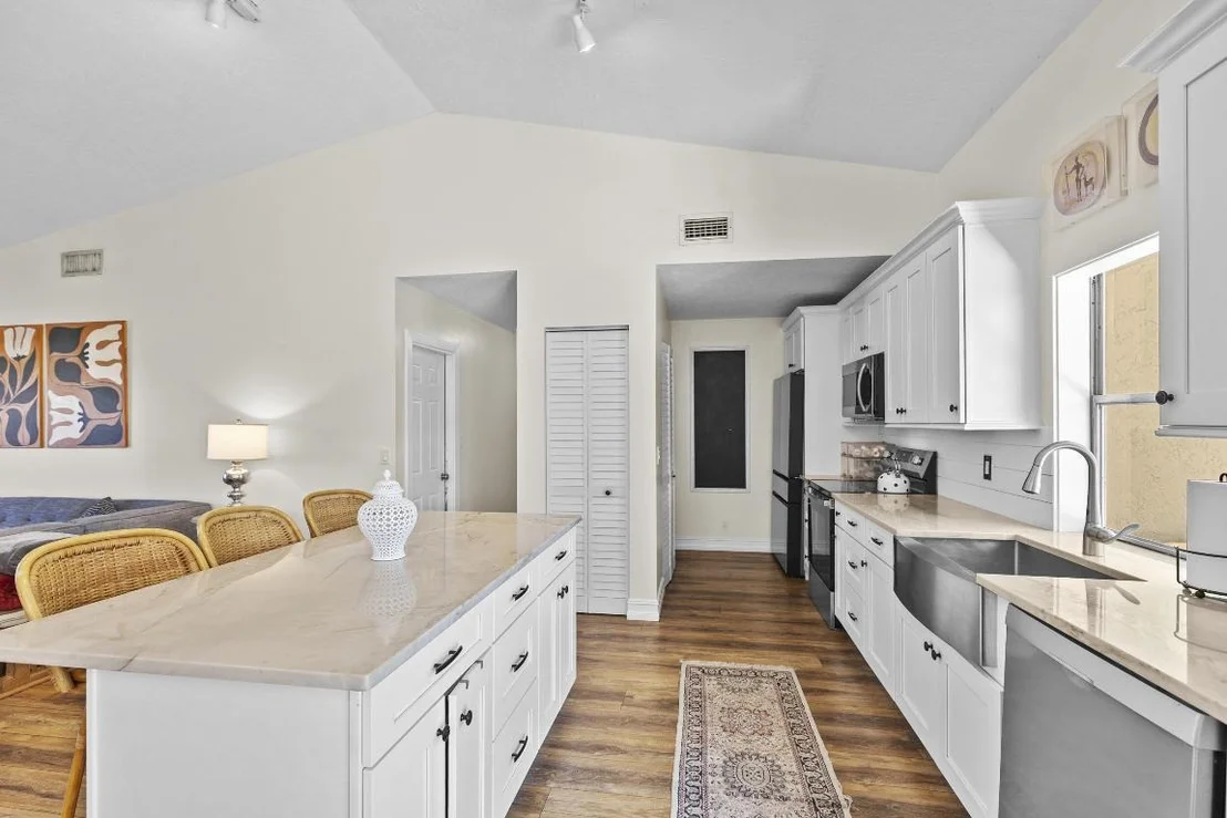 Photo of 836 NW 9th Way