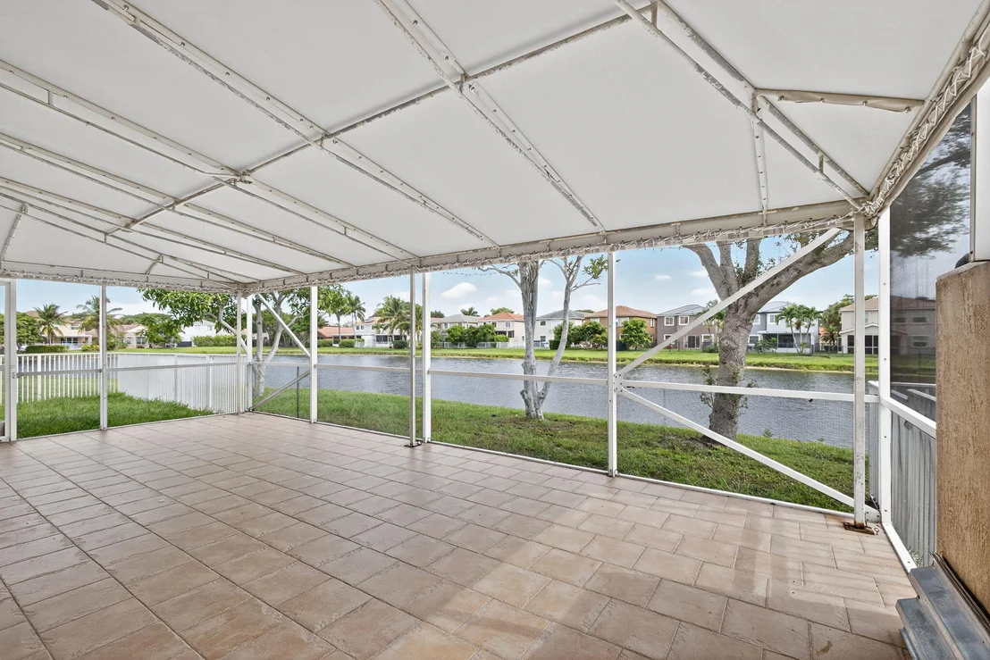Photo of 6121 Spring Isles Boulevard