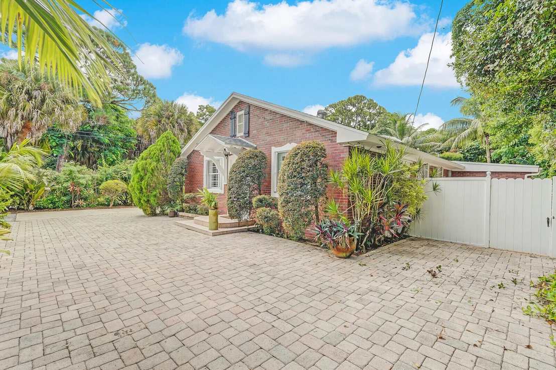 Photo of 312 Hugh Street