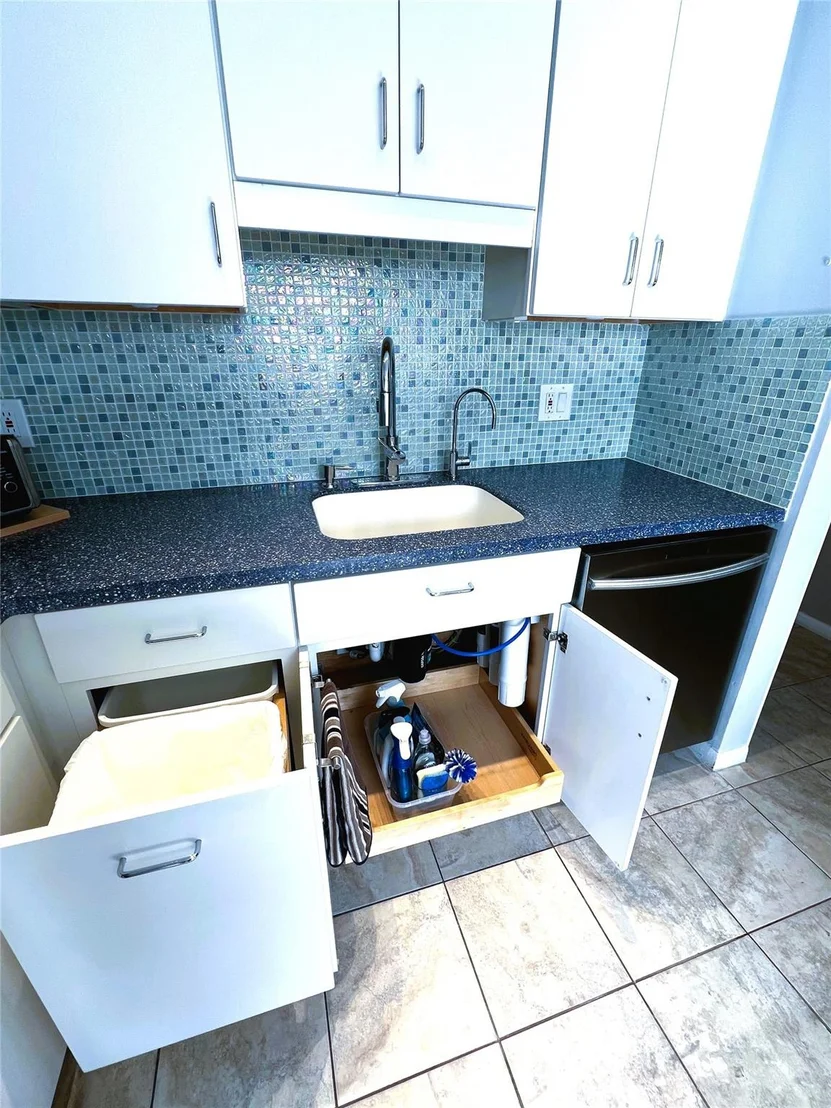 Photo of Unit A4 at 1903 Bermuda Circle