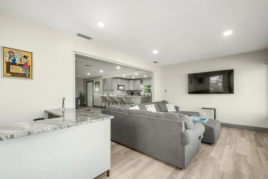 Photo of 1622 W Dinner Lake Drive