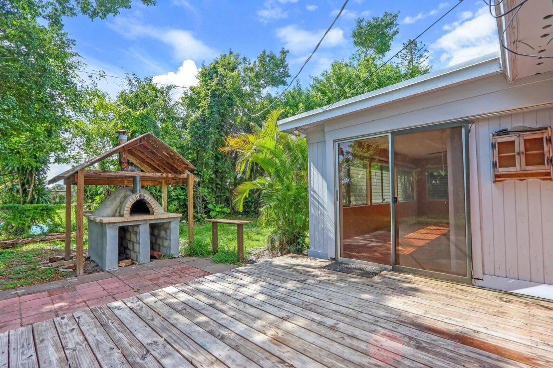 Photo of 809 Poplar Drive