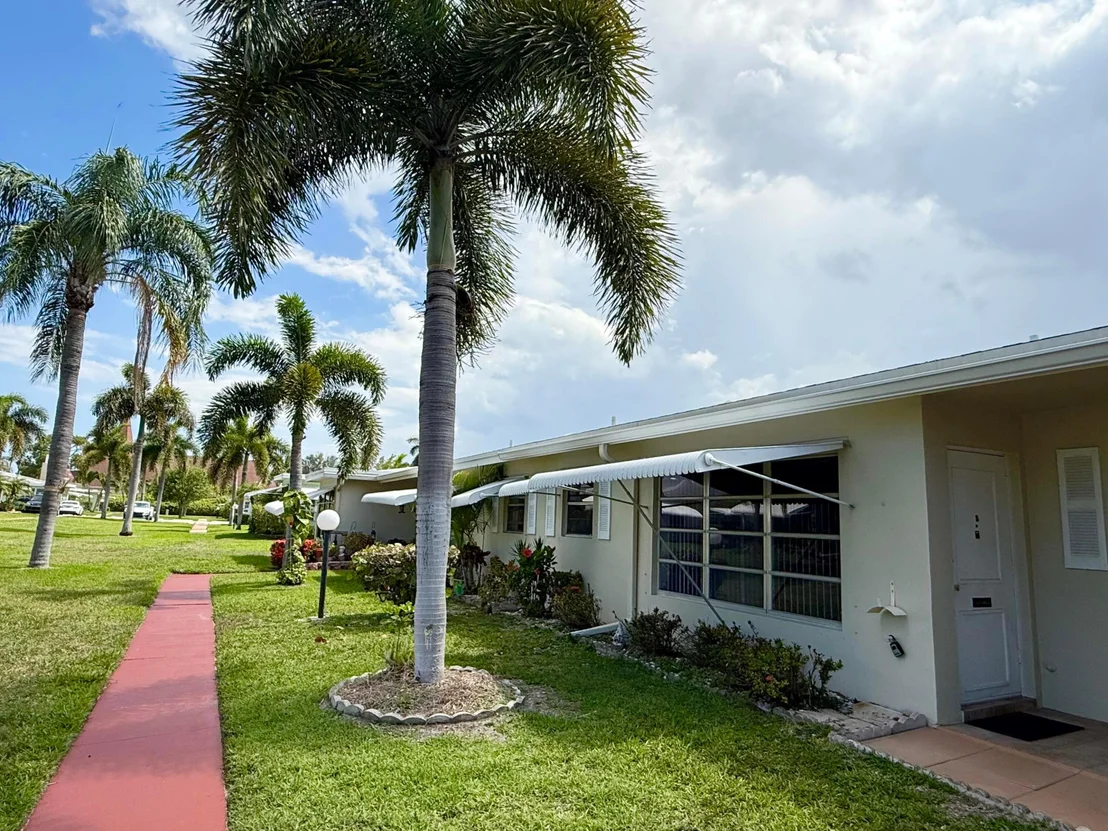 Photo of Unit B at 200 Pine Point Drive