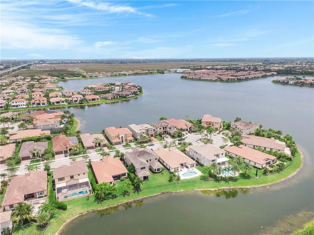 Photo of 8971 Lakeview Place