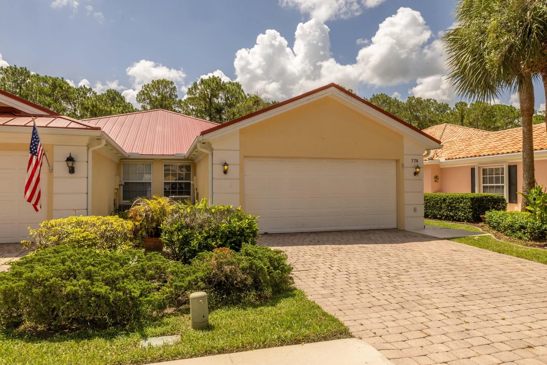 Photo of 774 SW Balmoral Trace