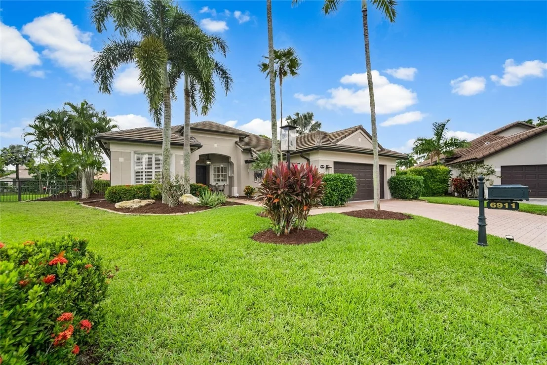 Photo of 6911 NW 112 Way