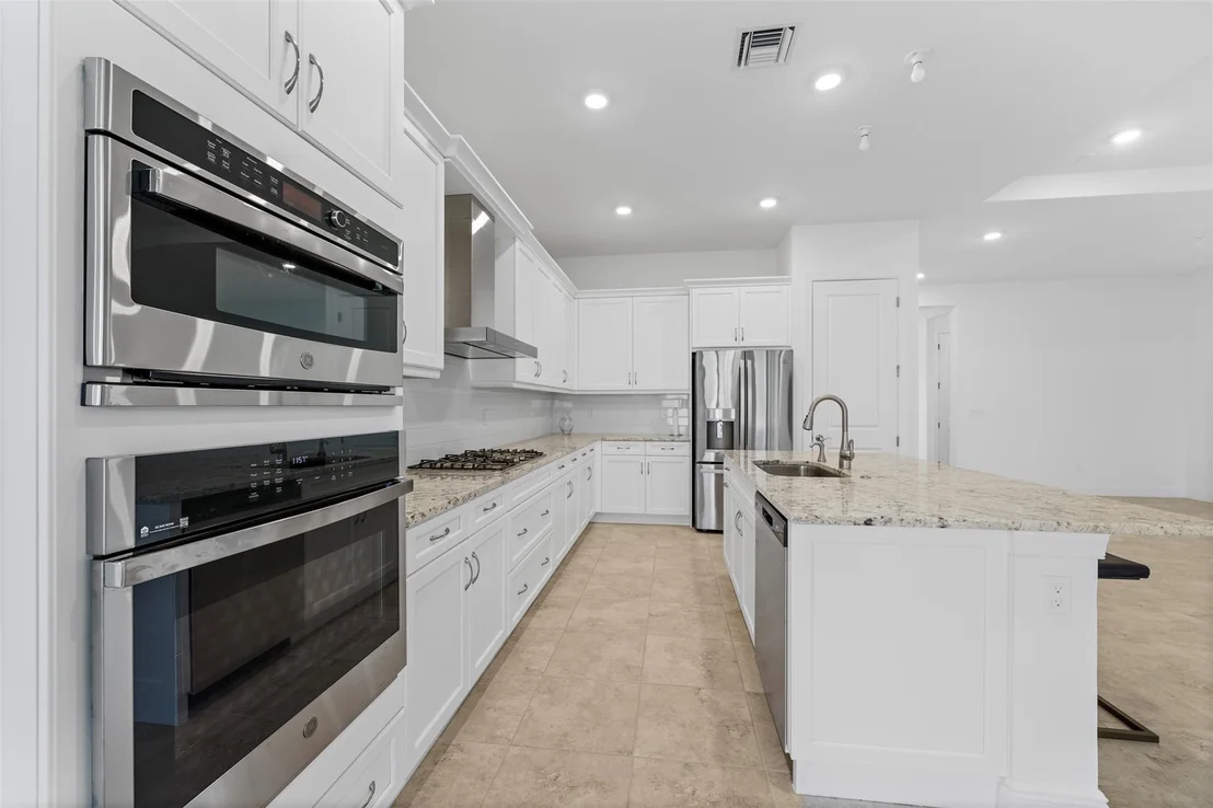 Photo of 15833 Alys Terrace