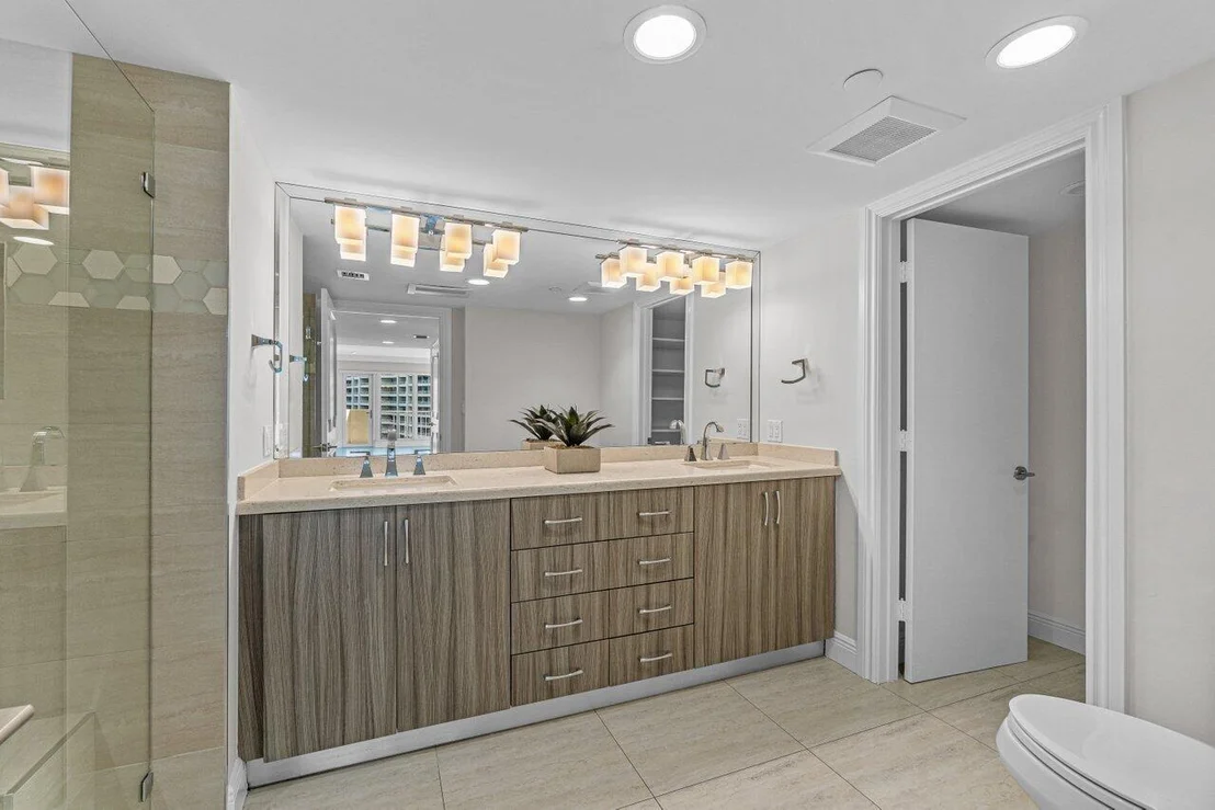 Photo of Unit B708 at 4001 N Ocean Boulevard