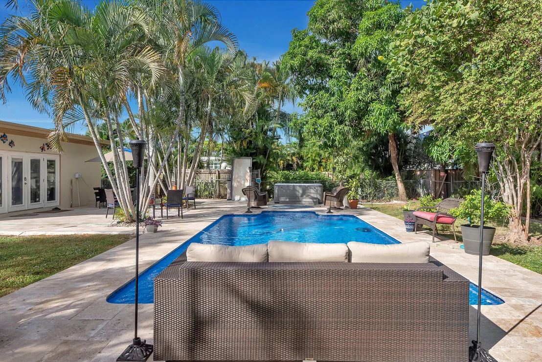 Photo of 327 Ellamar Road