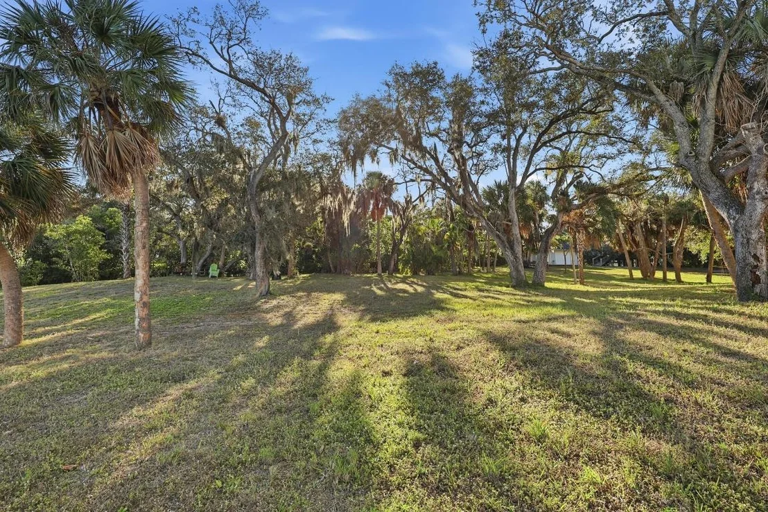 Photo of 953 Thayer Lane