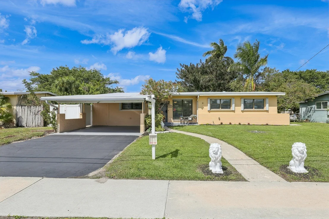 Photo of 220 Greenbrier Drive