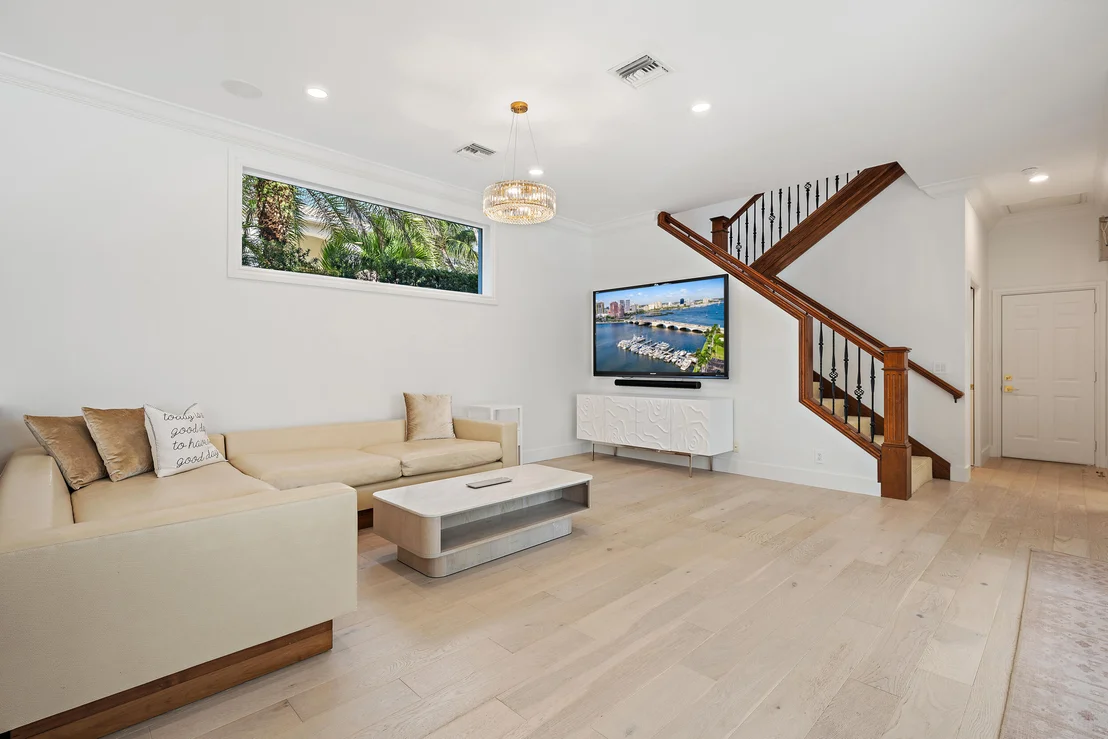 Photo of 325 Eagle Drive