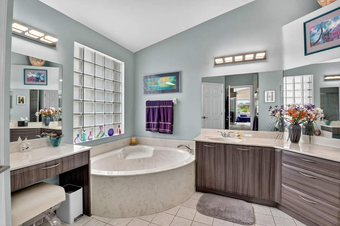 Photo of 7844 Ambleside Way