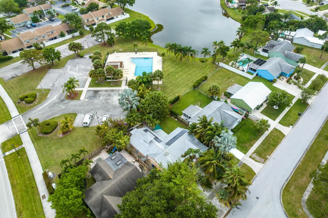 Photo of 165 Lakeside Drive