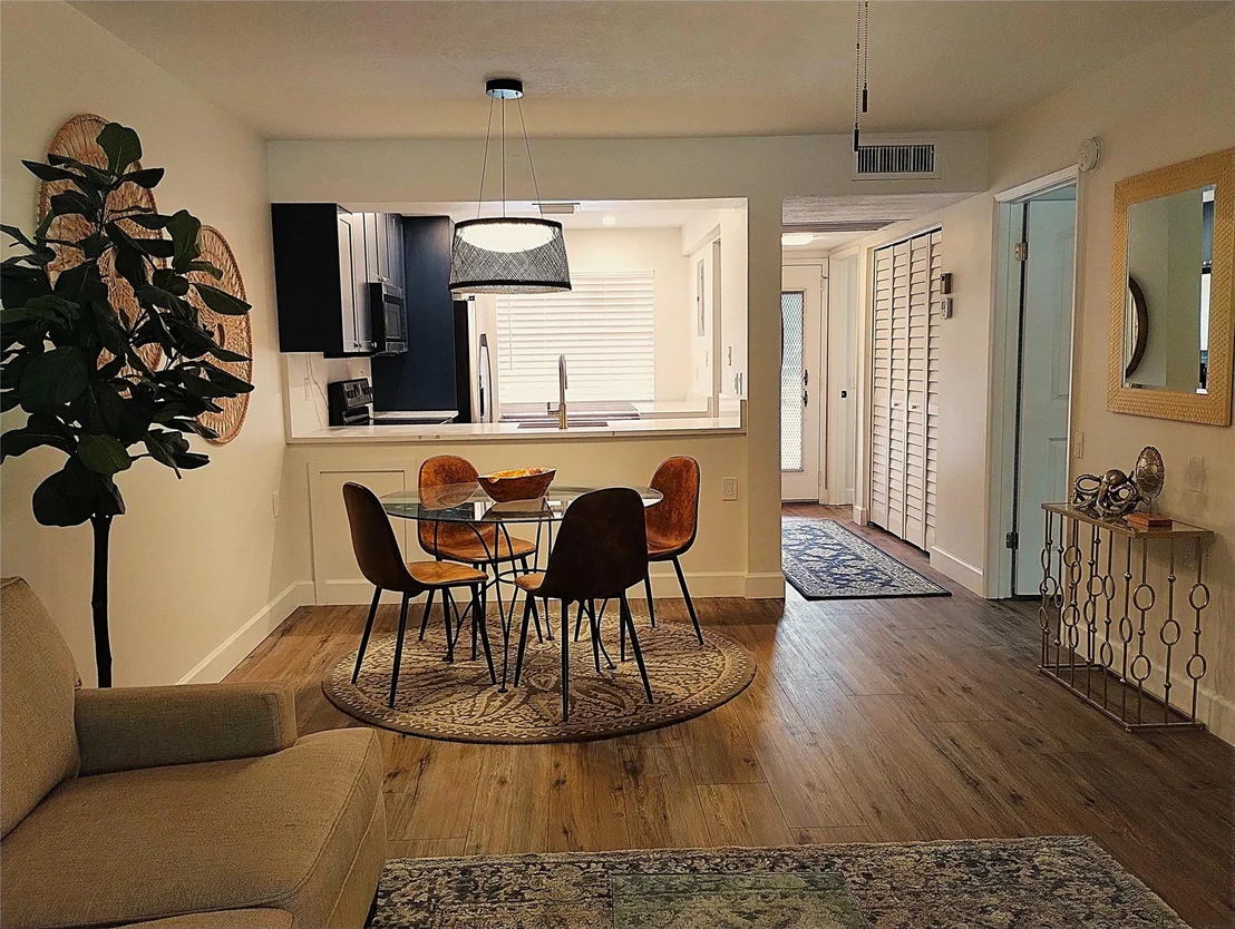 Photo of Unit E2 at 1201 Bahama Bend