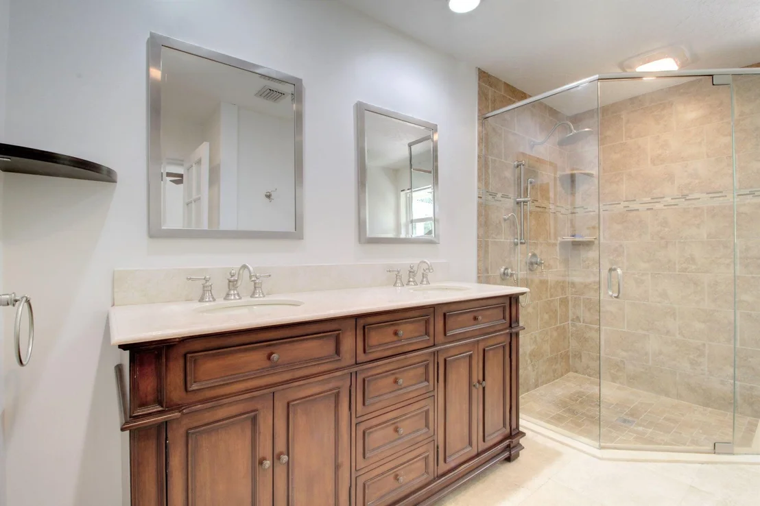 Photo of 949 GREENSWARD Lane
