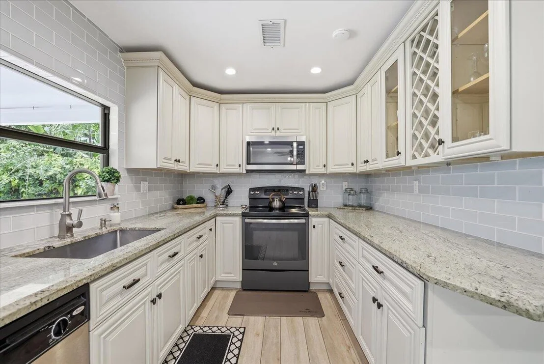 Photo of 583 NW 12th Terrace