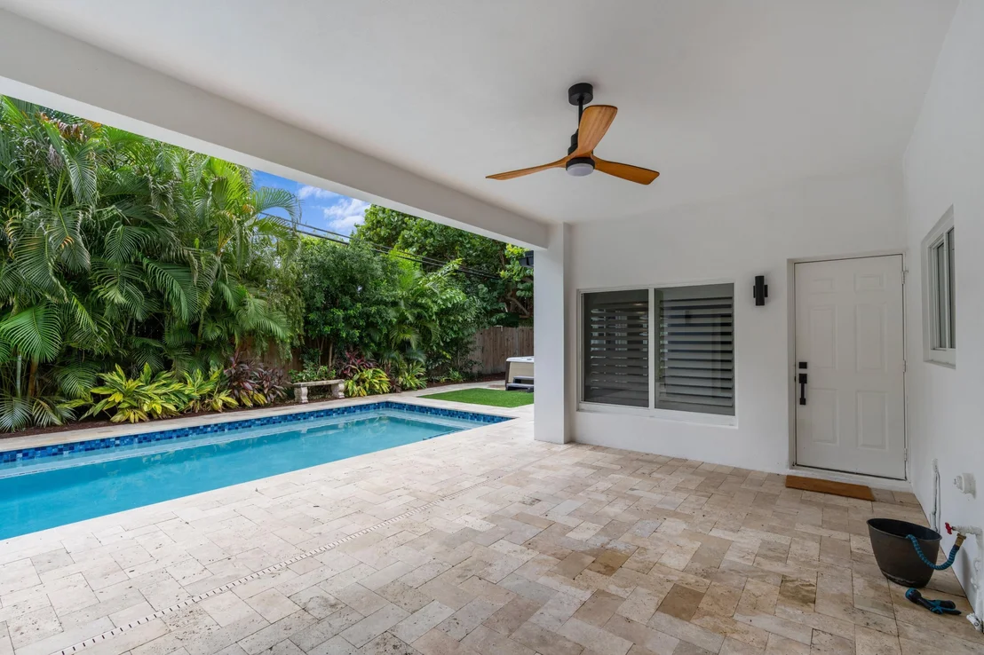 Photo of 450 NE 5TH Circle