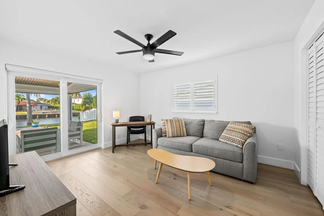 Photo of 751 SE 7th Avenue