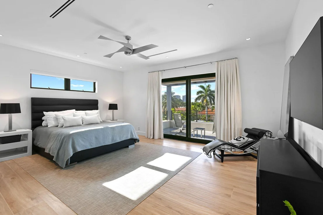 Photo of 1091 Gulfstream Way