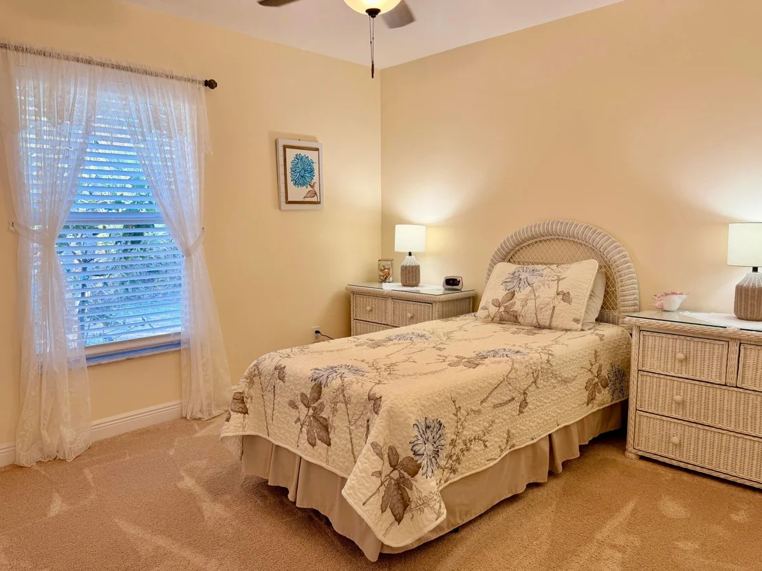 Photo of 3218 NW 33rd Avenue