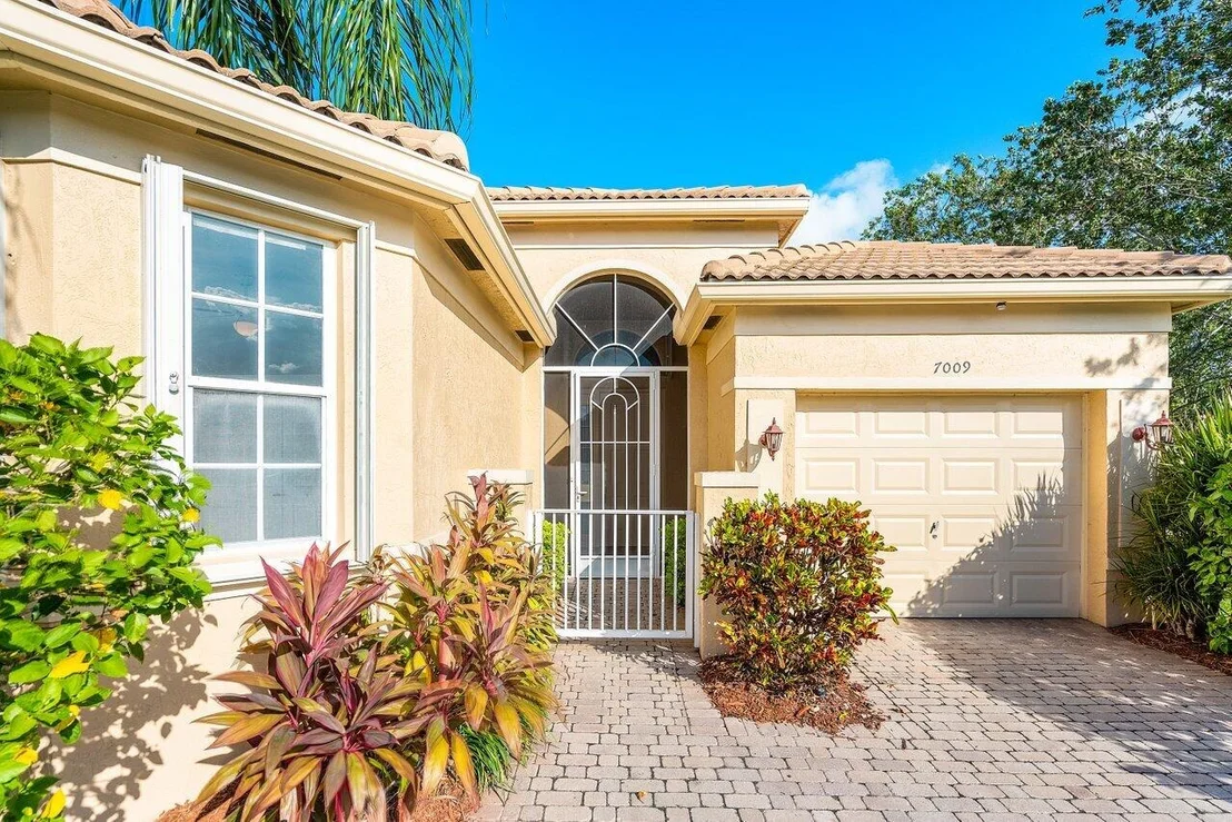 Photo of 7009 Del Corso Lane