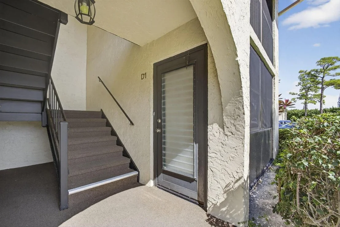 Photo of Unit D1 at 309 Knotty Pine Circle