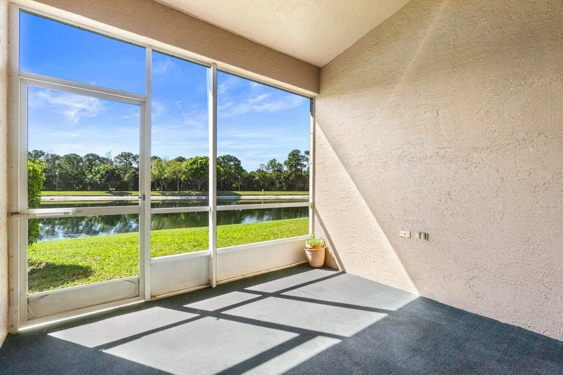 Photo of 8590 Lineyard Cay