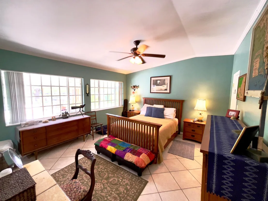 Photo of 886 Schumann Drive