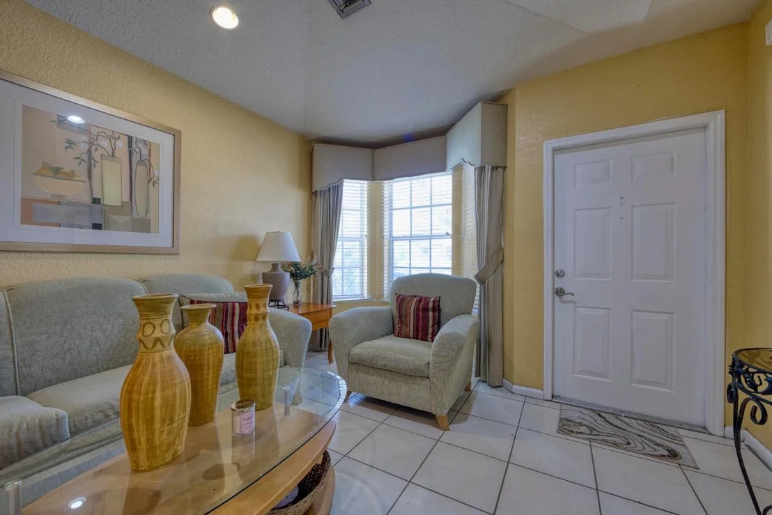 Photo of 416 Circle Drive S