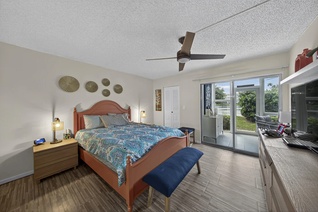 Photo of Unit D1 at 1904 BERMUDA Circle