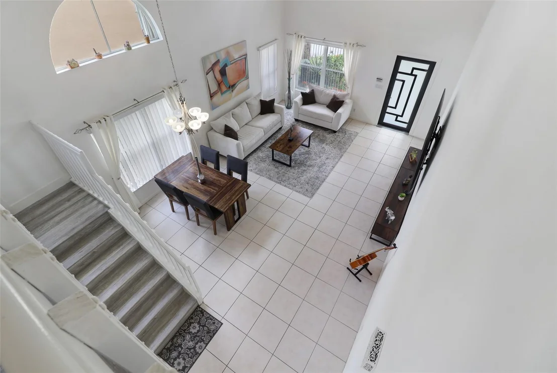 Photo of 1160 Rialto Drive