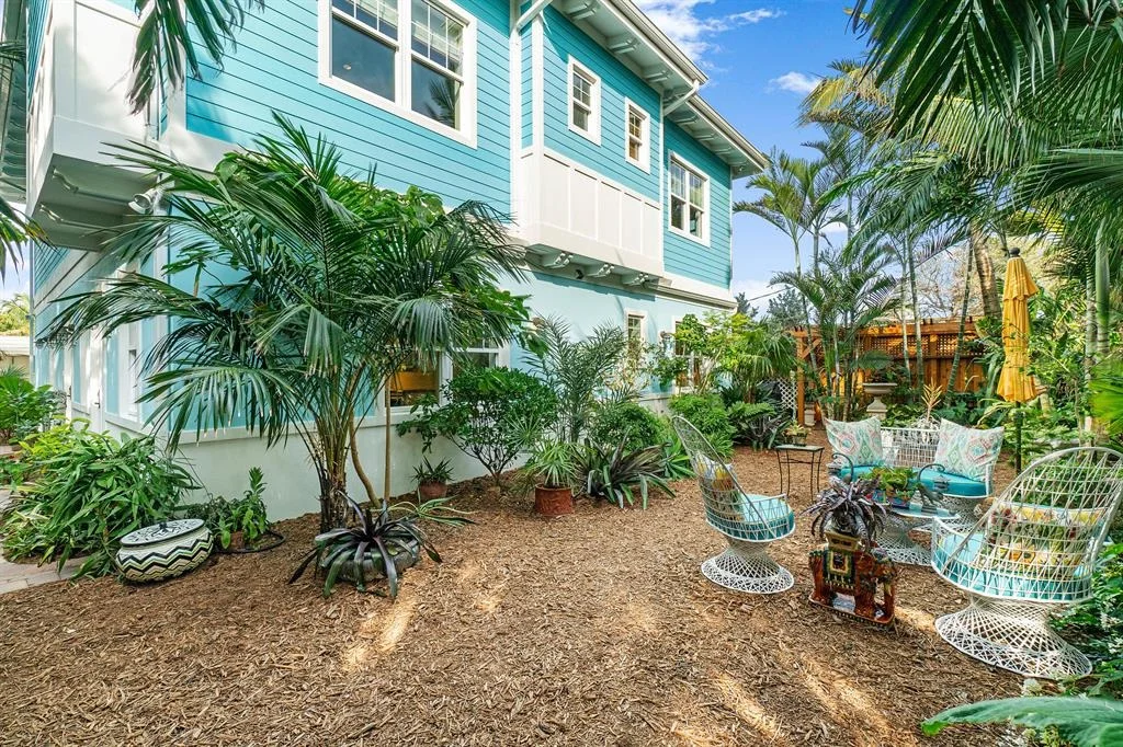 Photo of 550 Saturn Lane
