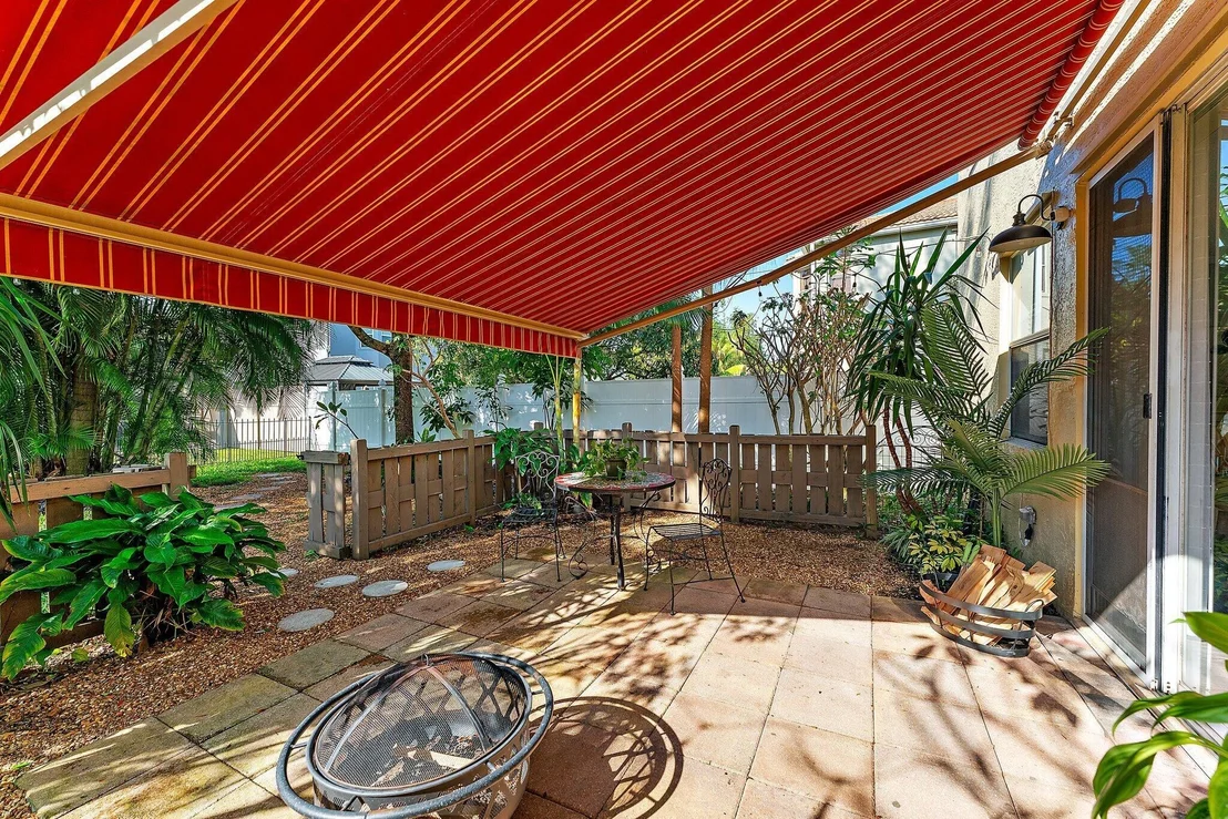 Photo of 9886 Warner Lane