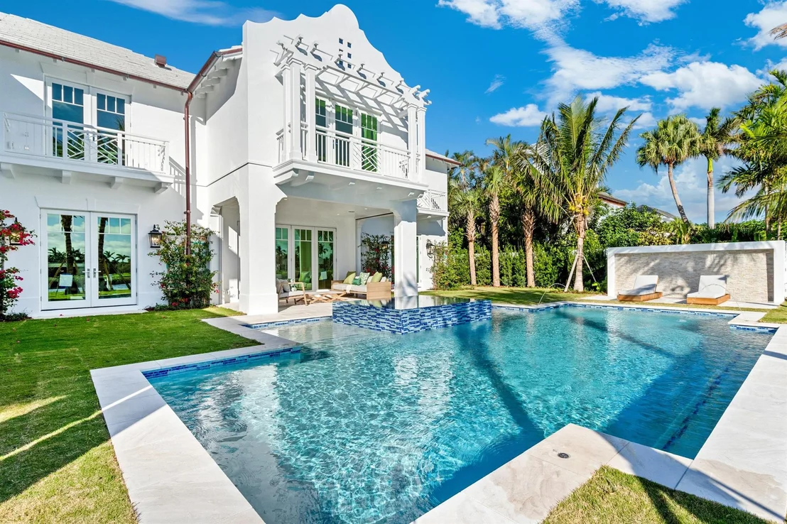 Photo of 584 Island Drive