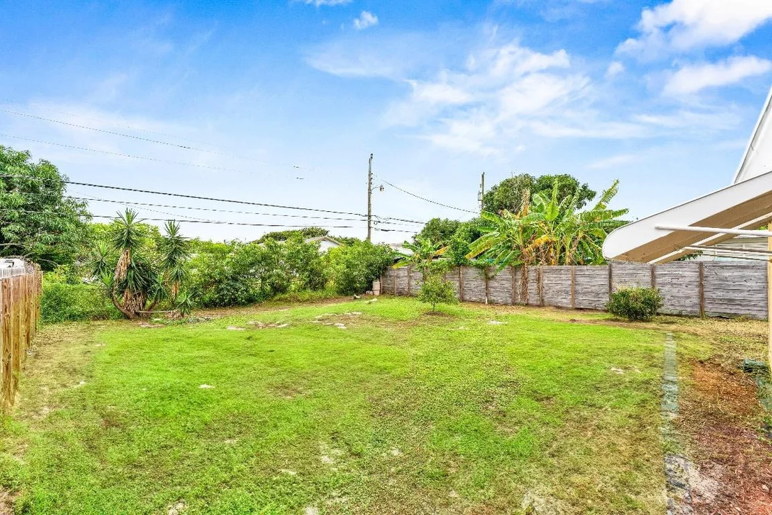 Photo of 1084 James Road