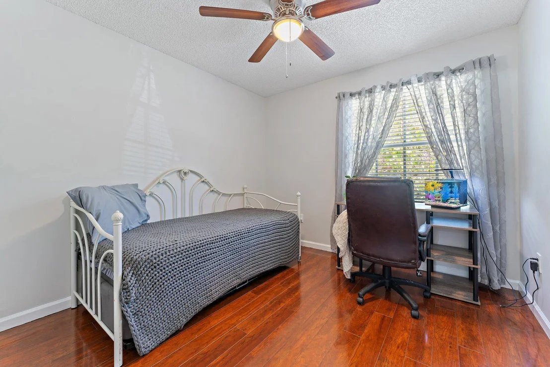 Photo of 9886 Warner Lane