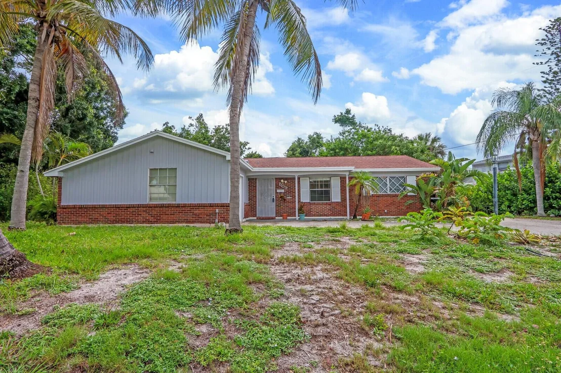 Photo of 809 Poplar Drive