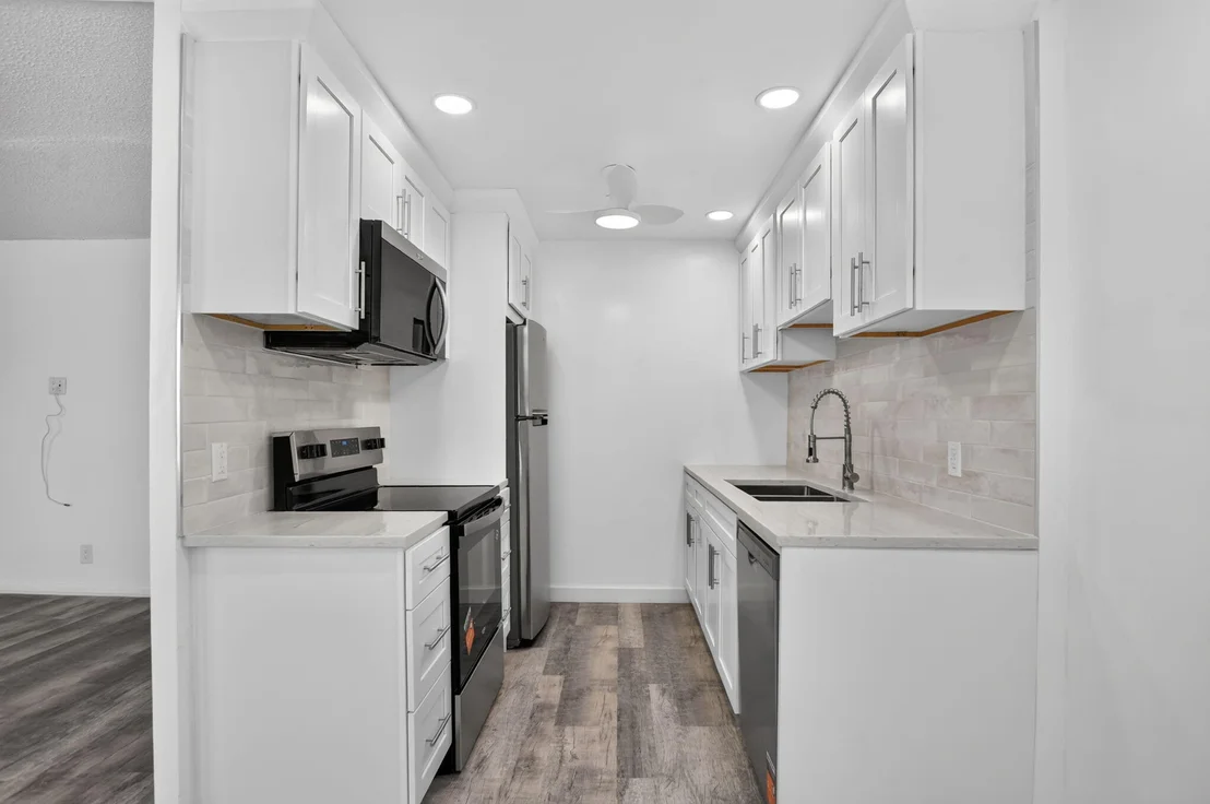 Photo of 3045 Cornwall C