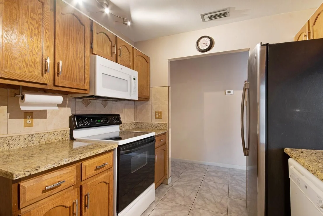 Photo of 2075 SW 24th Circle