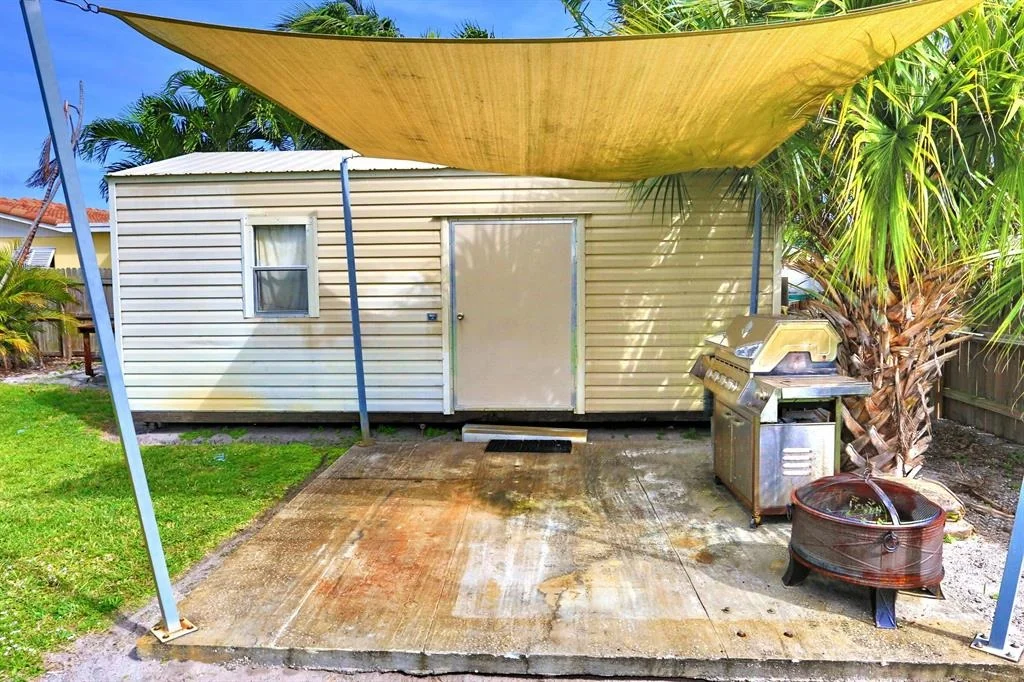 Photo of 2622 Acklins Road