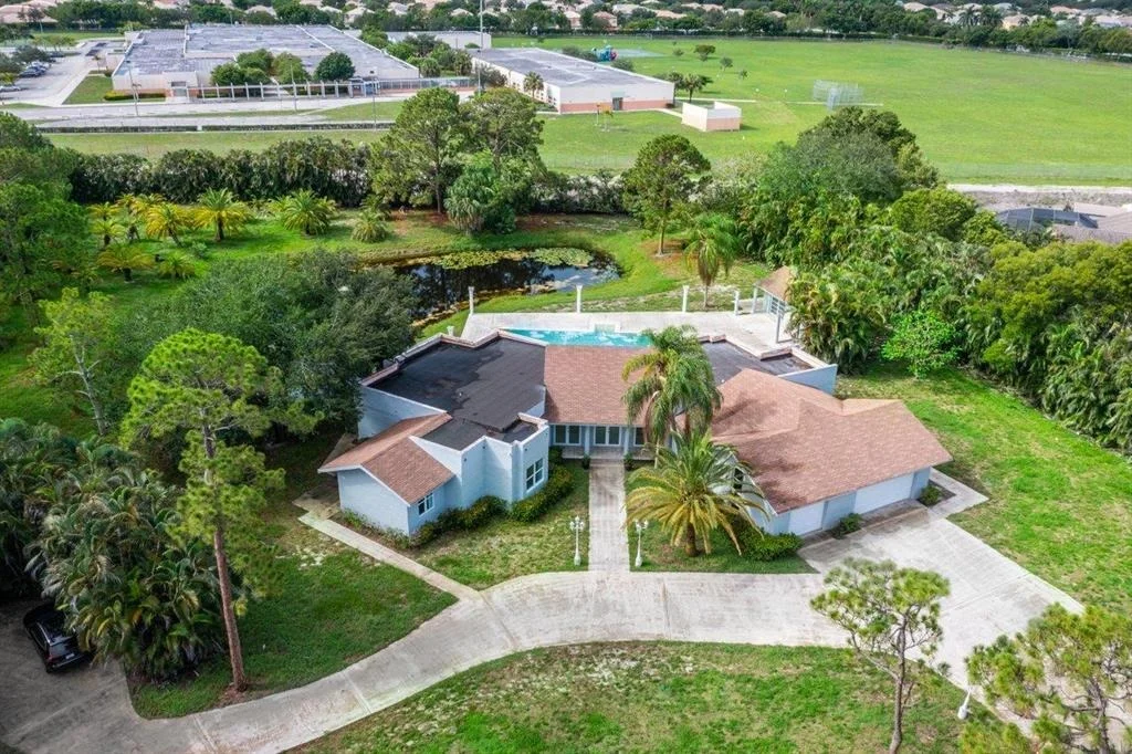 Photo of 6077 Pineneedle Lane