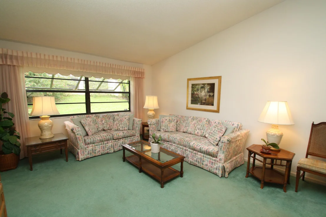Photo of Unit F at 2 Ridgepointe Drive