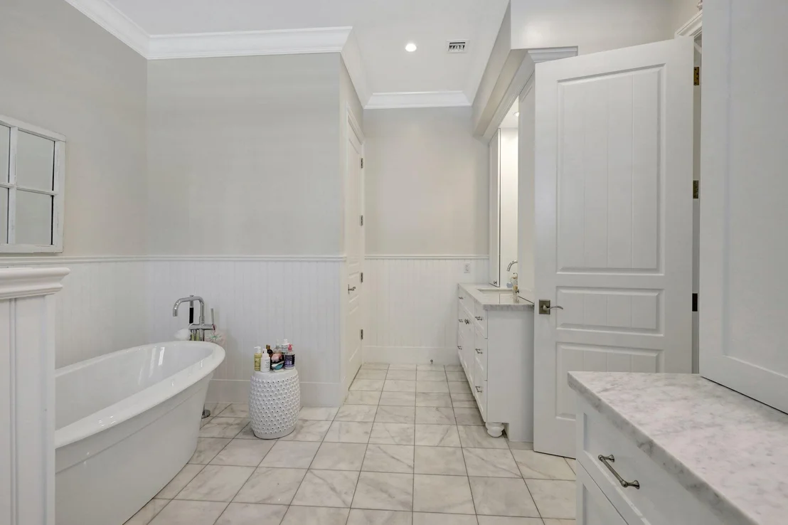 Photo of 18 Ridge Boulevard
